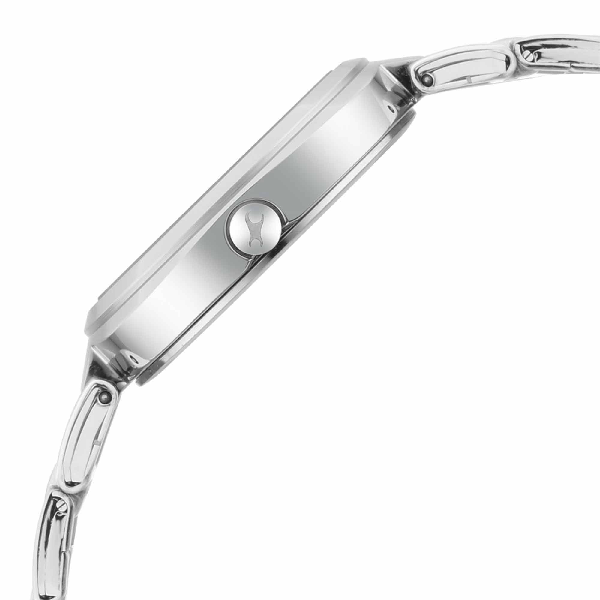 Fastrack Stunners Quartz Analog Silver Dial Metal Strap Watch for Girls 6247SM01